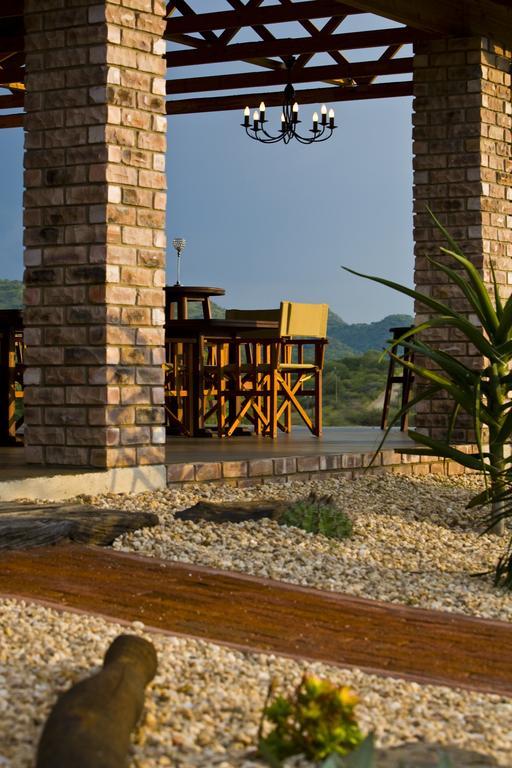 Windhoek Self-Catering Game Camp Dobra Екстериор снимка